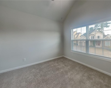 550 S Fortune Way - Photo Thumbnail 12