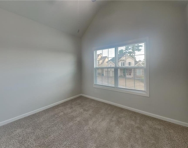 550 S Fortune Way - Photo Thumbnail 13