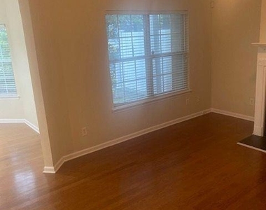 6300 Suttles Drive Sw - Photo Thumbnail 4