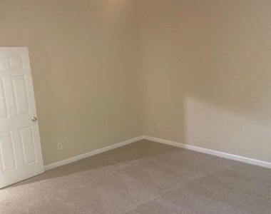 6300 Suttles Drive Sw - Photo Thumbnail 17
