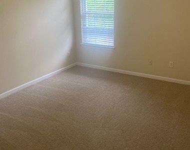 6300 Suttles Drive Sw - Photo Thumbnail 8
