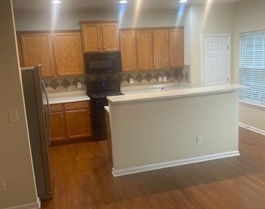 6300 Suttles Drive Sw - Photo Thumbnail 7