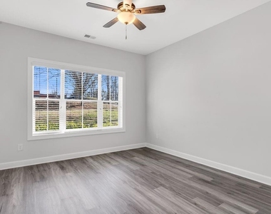 2759 Bell Drive - Photo Thumbnail 9