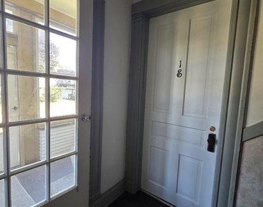 330 W Sycamore Street W - Photo Thumbnail 1