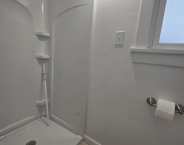 330 W Sycamore Street W - Photo Thumbnail 12