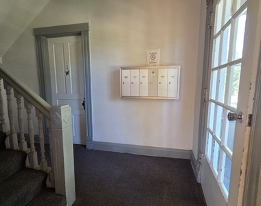 330 W Sycamore Street W - Photo Thumbnail 15