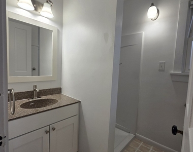 330 W Sycamore Street W - Photo Thumbnail 11