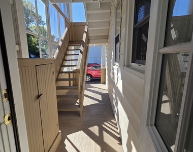 330 W Sycamore Street W - Photo Thumbnail 17
