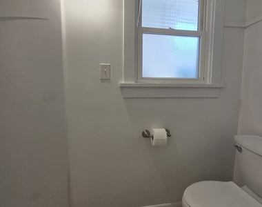 330 W Sycamore Street W - Photo Thumbnail 13