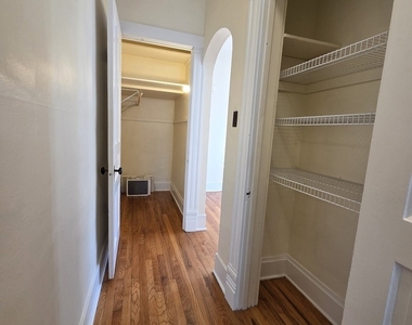 330 W Sycamore Street W - Photo Thumbnail 14