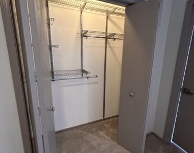 4953 S Calumet Avenue - Photo Thumbnail 1