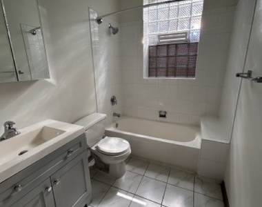 4953 S Calumet Avenue - Photo Thumbnail 7