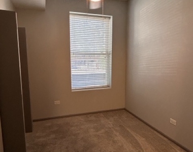 4953 S Calumet Avenue - Photo Thumbnail 10