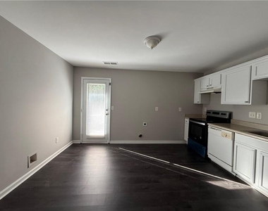 393 Stone Mountain Street - Photo Thumbnail 7