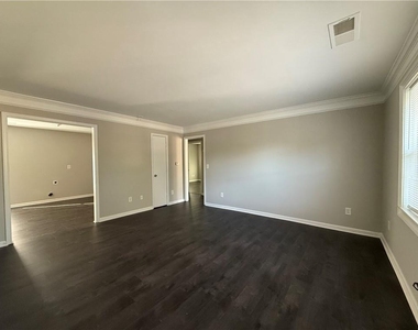 393 Stone Mountain Street - Photo Thumbnail 6