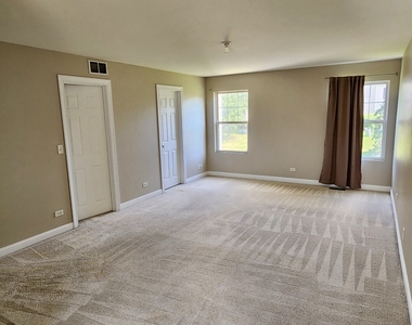 1904 Cobblestone Drive - Photo Thumbnail 15