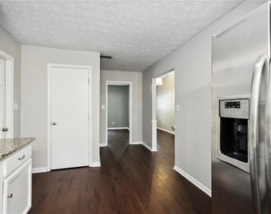 455 Barrington Drive W - Photo Thumbnail 11