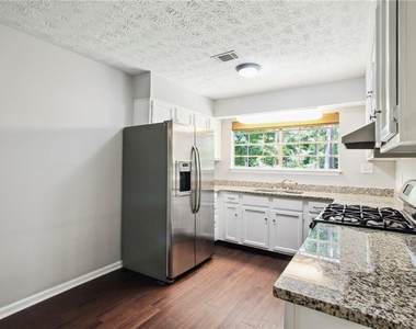 455 Barrington Drive W - Photo Thumbnail 10