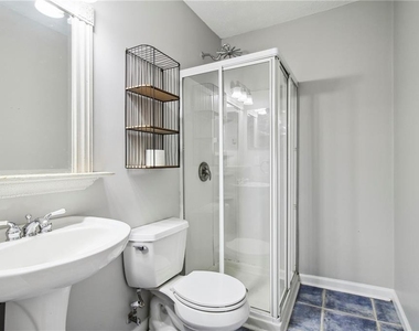 455 Barrington Drive W - Photo Thumbnail 19