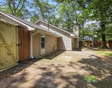 455 Barrington Drive W - Photo Thumbnail 27