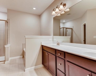 2481 Georgetown Avenue - Photo Thumbnail 17