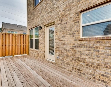 2481 Georgetown Avenue - Photo Thumbnail 24