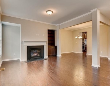 2481 Georgetown Avenue - Photo Thumbnail 4