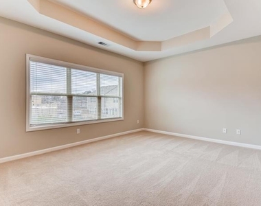 2481 Georgetown Avenue - Photo Thumbnail 14