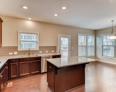 2481 Georgetown Avenue - Photo Thumbnail 9