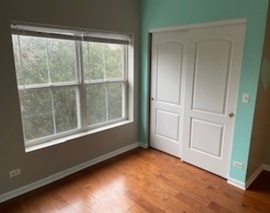 10 N Lake Street - Photo Thumbnail 3