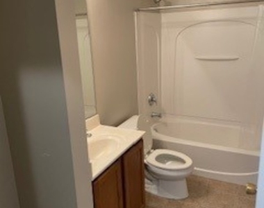 10 N Lake Street - Photo Thumbnail 2