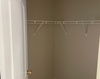 10 N Lake Street - Photo Thumbnail 14