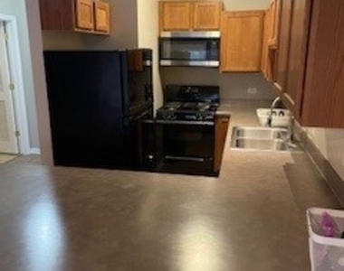 10 N Lake Street - Photo Thumbnail 8