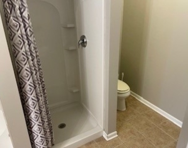 10 N Lake Street - Photo Thumbnail 12