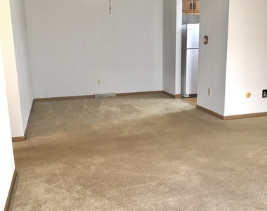 1118 Ingalls Avenue - Photo Thumbnail 4