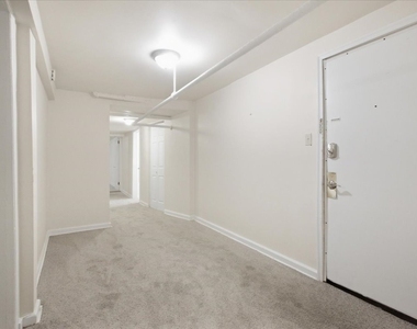 5020 S Blackstone Avenue - Photo Thumbnail 8