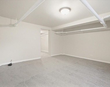 5020 S Blackstone Avenue - Photo Thumbnail 7