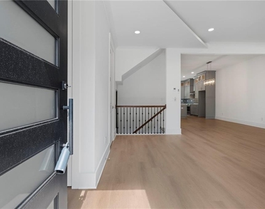 173 Brush Creek Court - Photo Thumbnail 9
