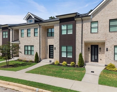 173 Brush Creek Court - Photo Thumbnail 3