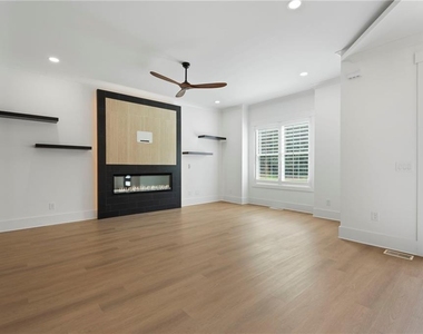 173 Brush Creek Court - Photo Thumbnail 10