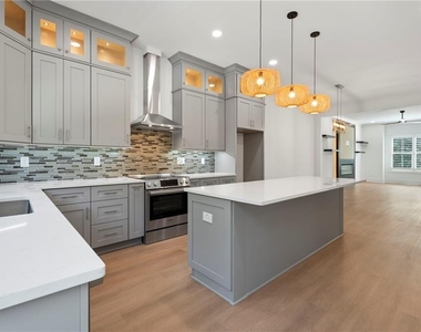 173 Brush Creek Court - Photo Thumbnail 15