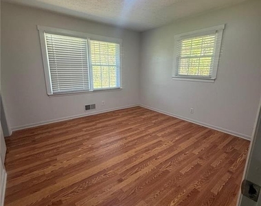 735 Ralph Road Se - Photo Thumbnail 19
