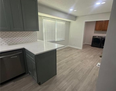 735 Ralph Road Se - Photo Thumbnail 13