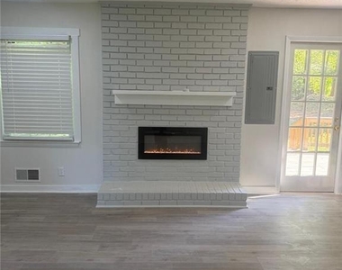735 Ralph Road Se - Photo Thumbnail 6
