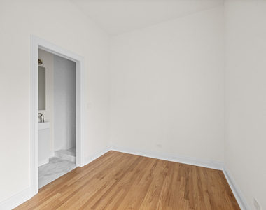 3107 N Harding Avenue - Photo Thumbnail 12
