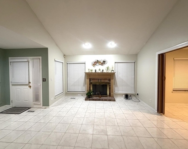 1541 Stevens Drive - Photo Thumbnail 4