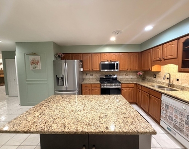 1541 Stevens Drive - Photo Thumbnail 8