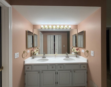 1541 Stevens Drive - Photo Thumbnail 11