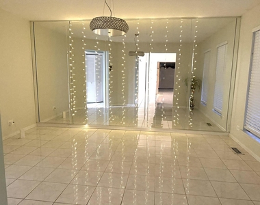1541 Stevens Drive - Photo Thumbnail 6