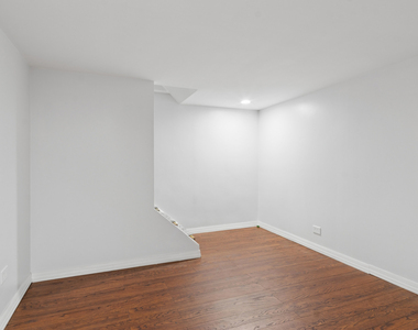 3062 Kingston Court - Photo Thumbnail 9
